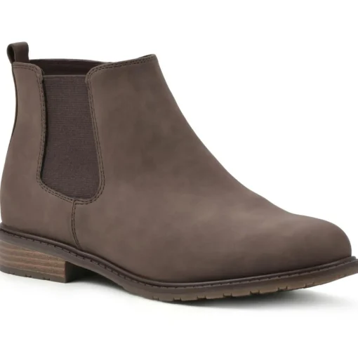Caching Faux Leather Ankle Booties