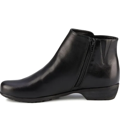 EZRA Leather Ankle Boots
