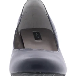 Flatter Evening Pumps