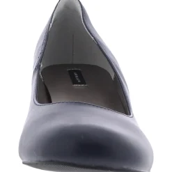 Flatter Evening Pumps