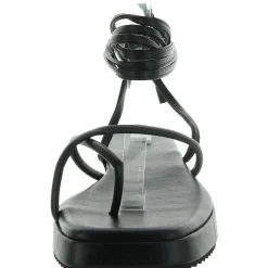 Naz Toe Loop Lace-Up