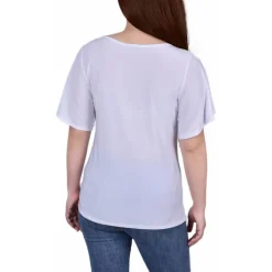 Petites Keyhole Geometric Blouse