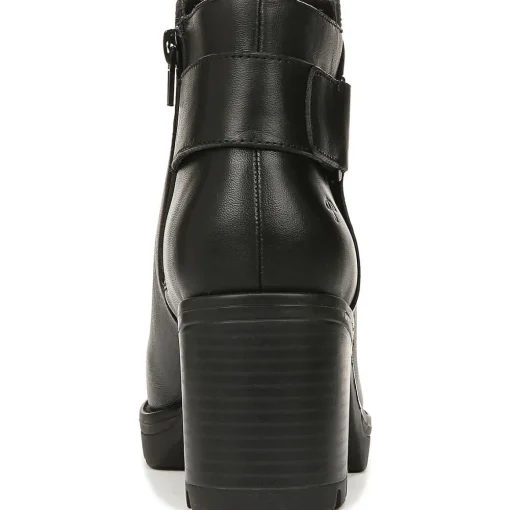 Veeda Ankle Boots